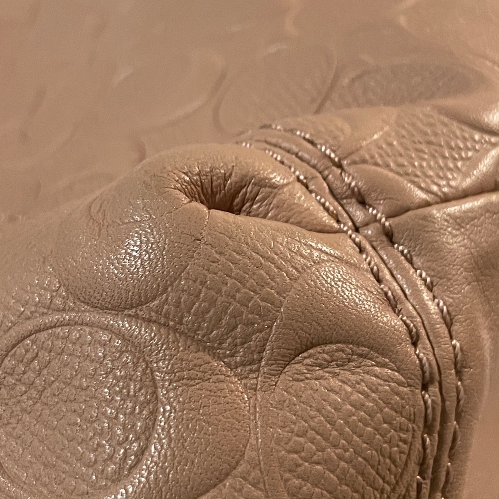 Coach Lexy in Signature Smooth Leather - Picture 10 of 15